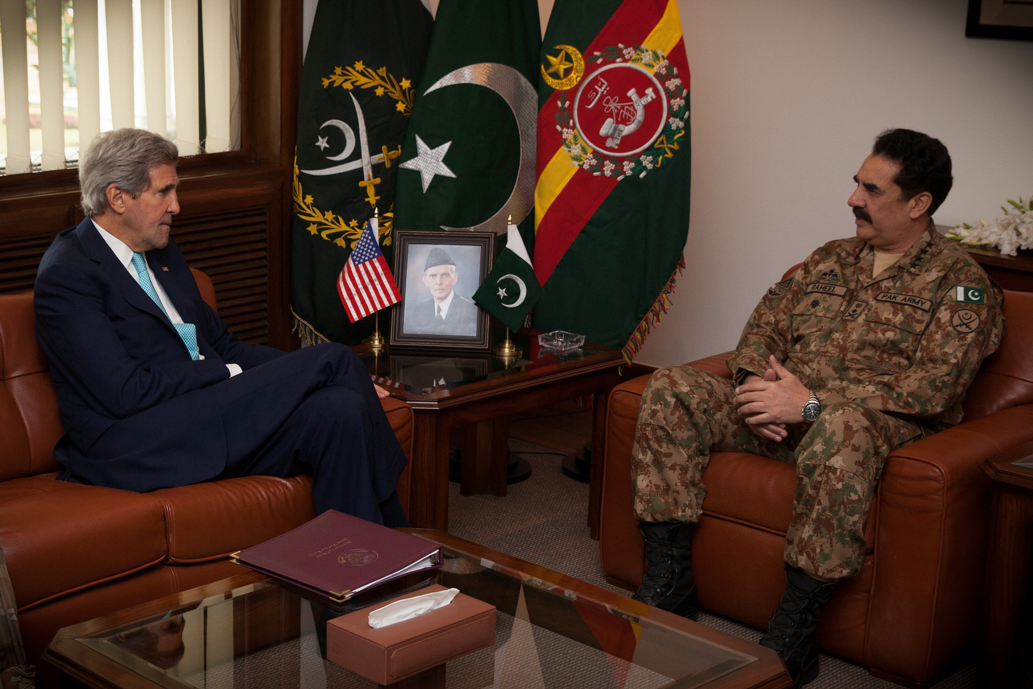 general sharif-kerry-pakistan-US