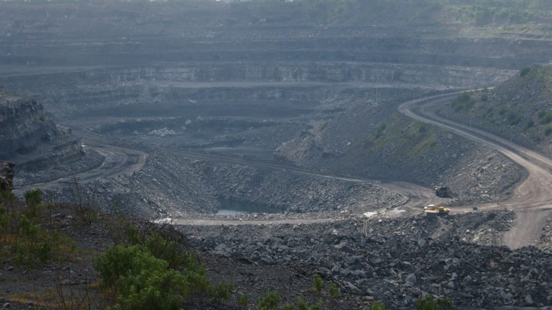coal-mine-in-india_flickr_nitin-kirloskar