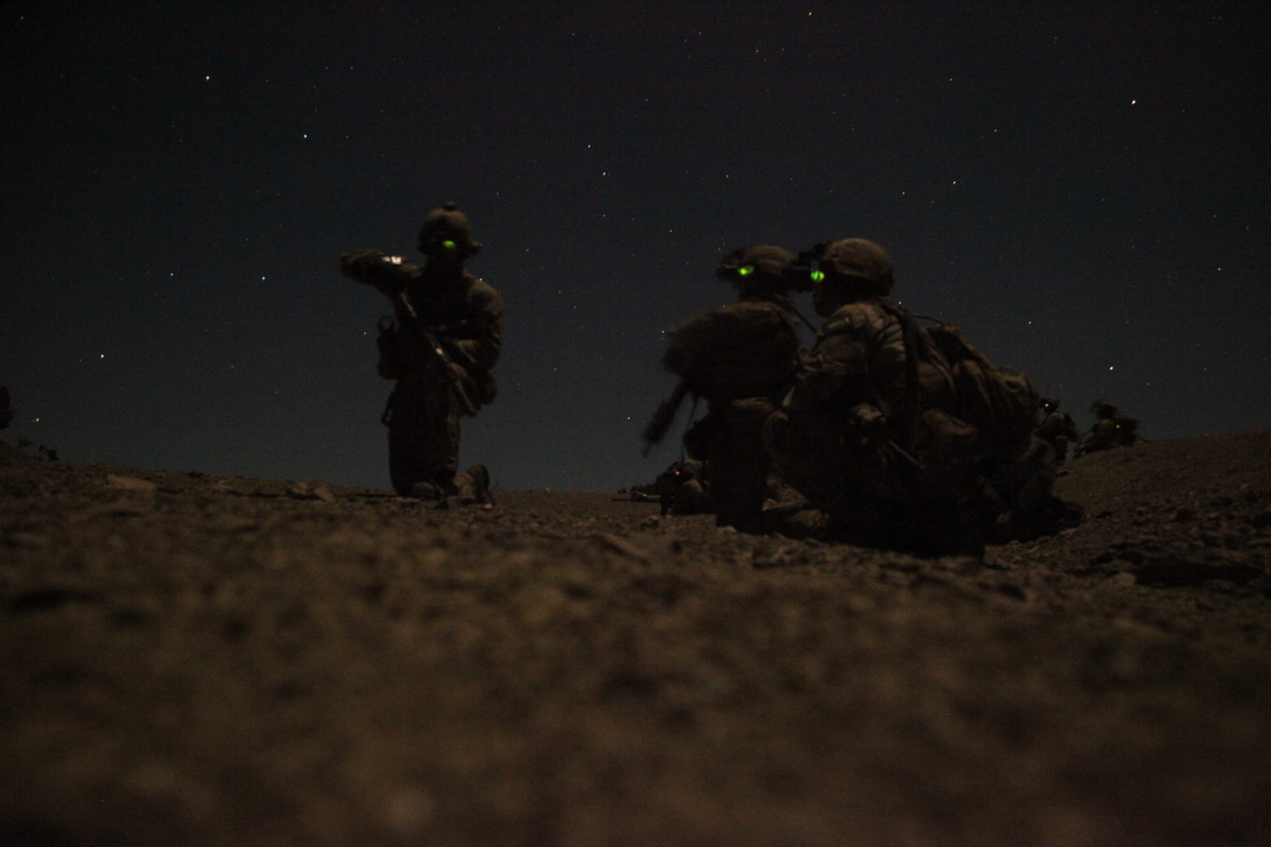 Армейская ночь. Солдат ночью. Спецназ США ночью. Разведка ночью. Спецназ ночью.