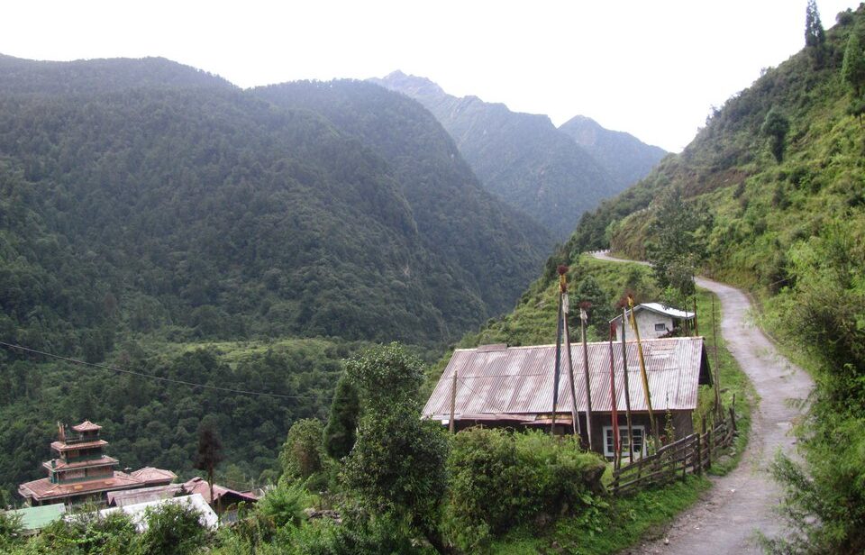 Roads_near_India-China_border