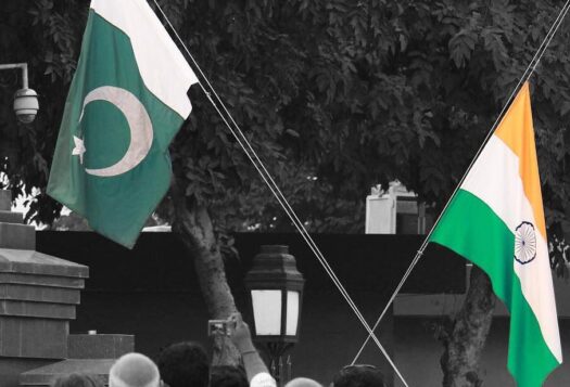 <strong>تزویراتی خودمختاری : پاکستان بمقابلہ بھارت</strong>