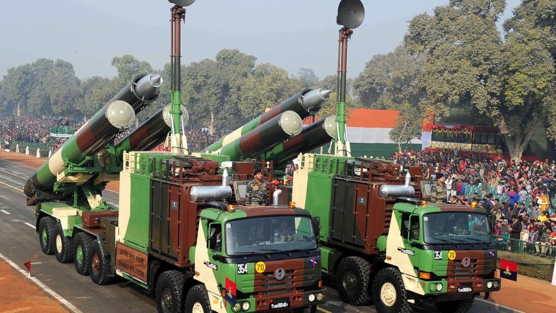 Brahmos_WPN_System_passes_through_the_Rajpath_during_the_full_dress_rehearsal_for_the_Republic_Day_Parade-2016_in_New_Delhi_on_January_23_2016-1095×616