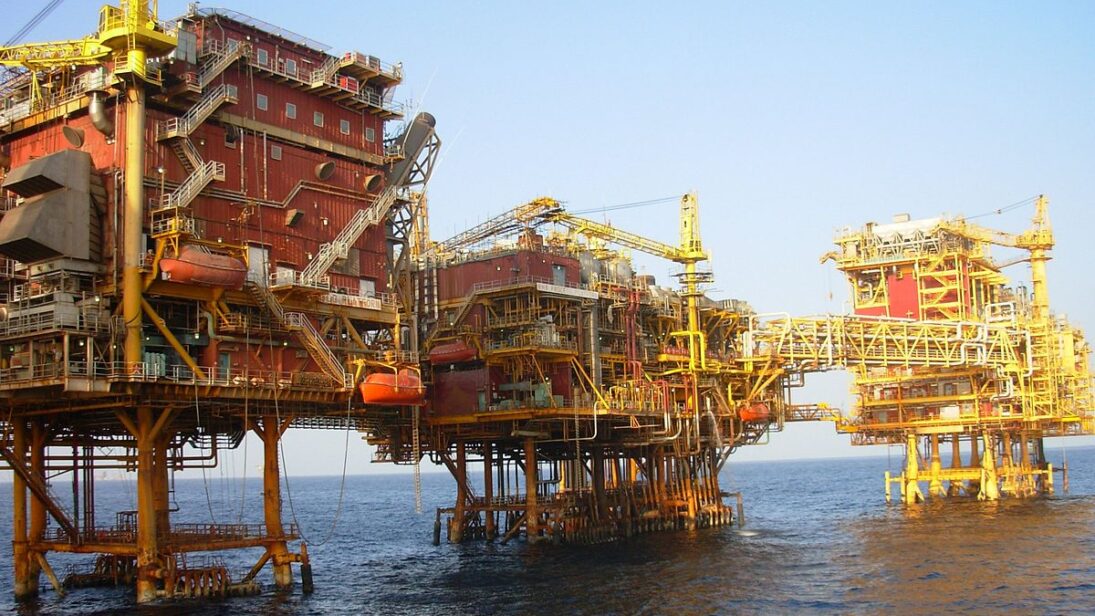 1200px-ONGC_Oil_Platform
