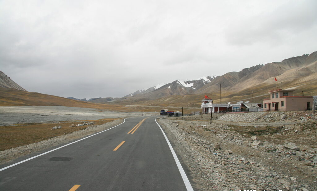 2007_08_21_China_Pakistan_Karakoram_Highway_Khunjerab_Pass_IMG_7311-1024×616-1