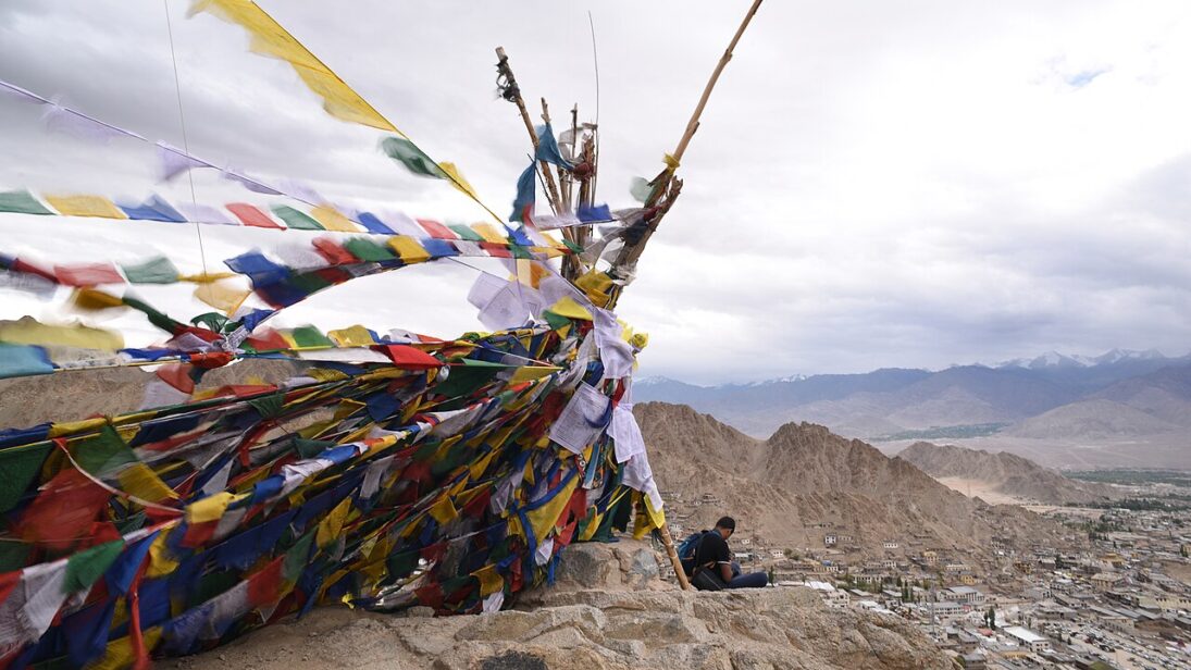 Prayer_Flags_of_Namgayal_Tsemo-1095×616-1